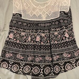 Forever 21 Black and White Crochet Blouse